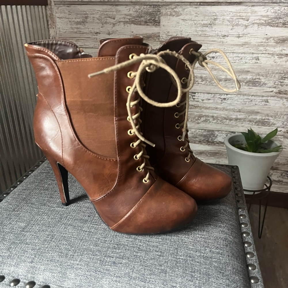 Brown Lace Up Boots with High Heel and Smooth Leather